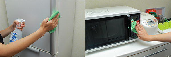 冷蔵庫ドアの持ち手（左）、電子レンジの持ち手やスイッチパネル（右）